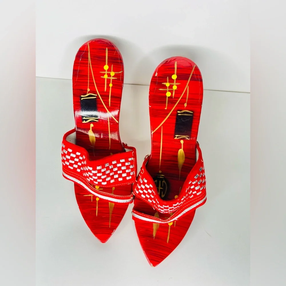 90s Saigon heels, size 6
